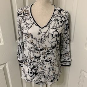 White House Black Market Top Bell Sleeves V-Neck 0